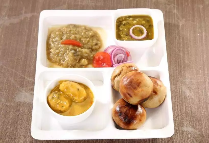 هتل Oyo 17329 R K