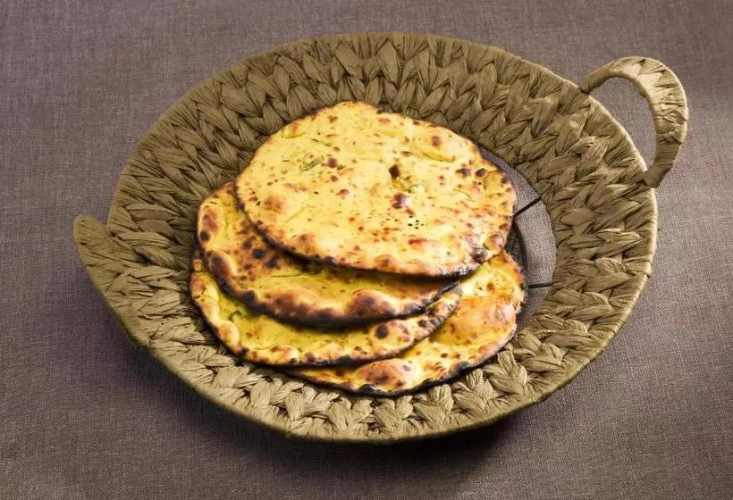 هتل Oyo 17329 R K