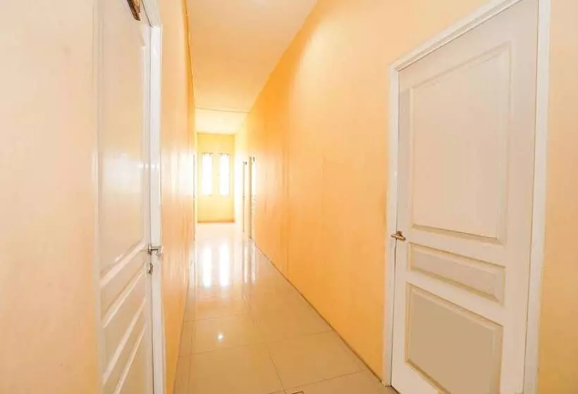 Hotelli O Mata Air Juanda Airport