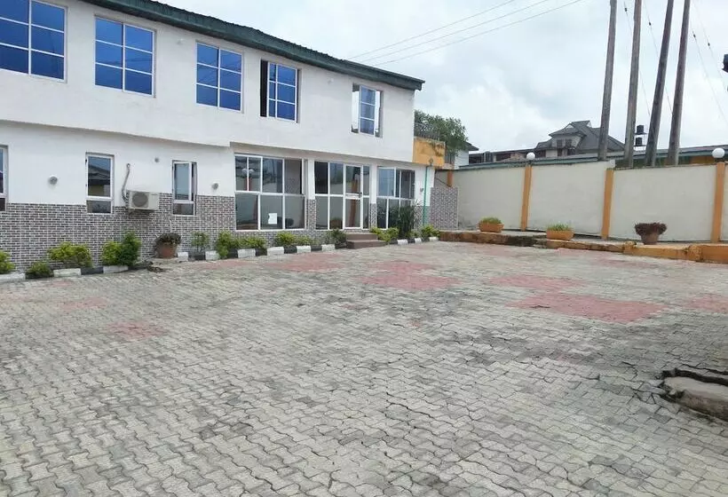 Metro Hotel Oluyole