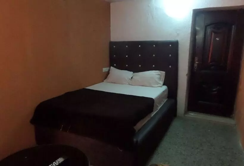 Metro Hotel Oluyole