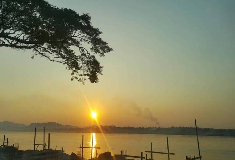 Golden Palace Hotel Hpa An