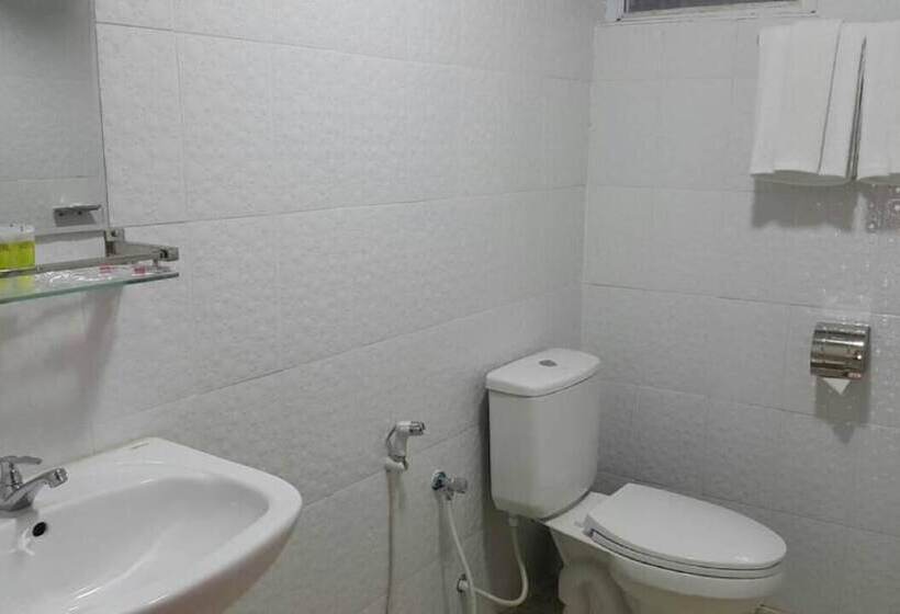 Golden Palace Hotel Hpa An