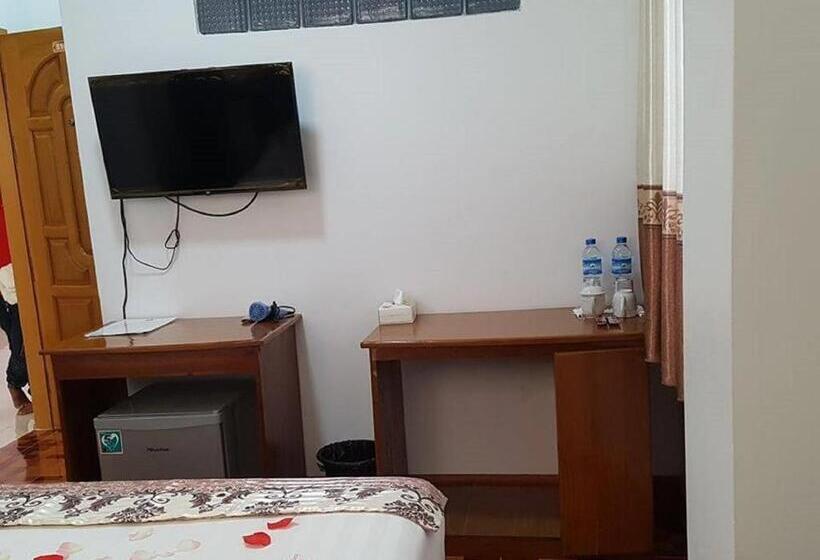 Golden Palace Hotel Hpa An