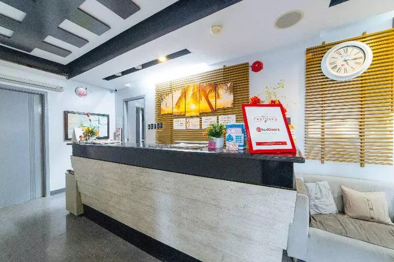 ホテル Reddoorz Premium @ Plaridel Malabanias Angeles City