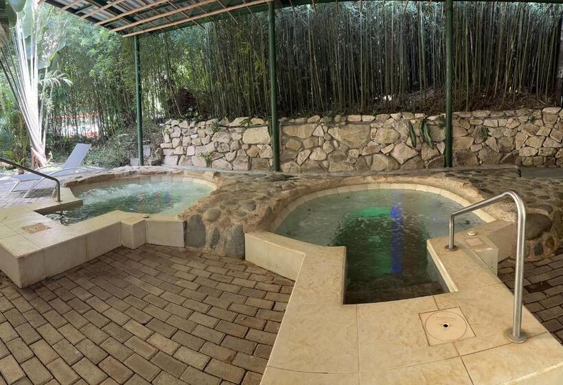 리조트 Ecopark Hosteria Puyo