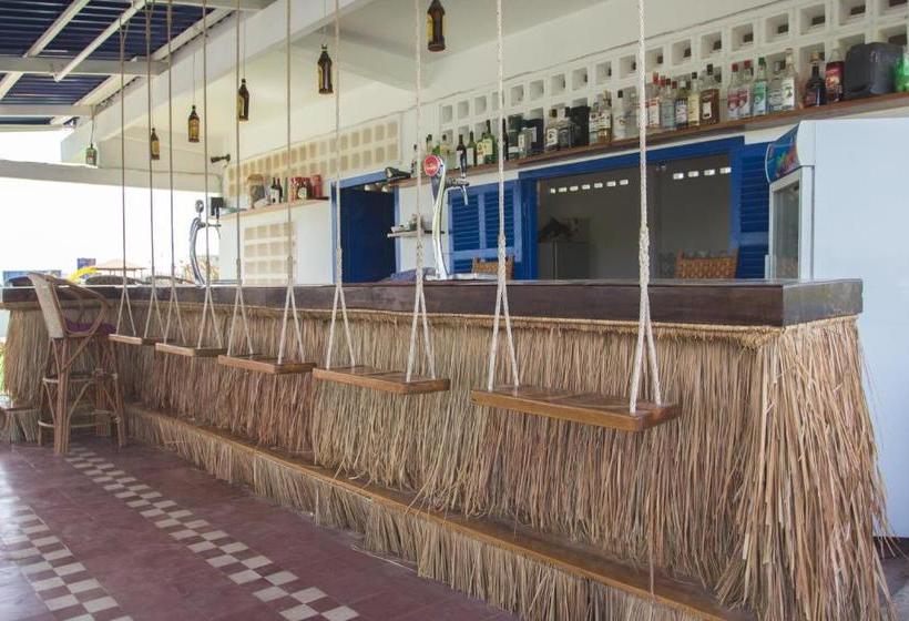 تختخواب و صبحانه The Playground