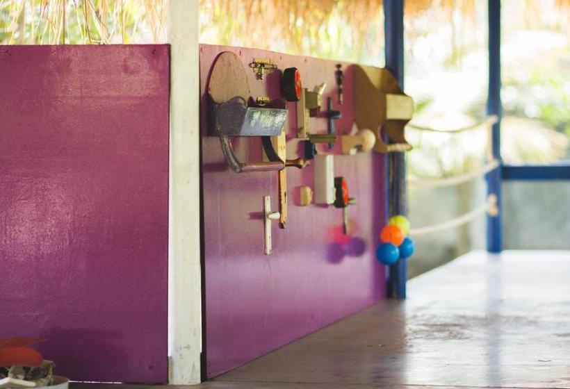 تختخواب و صبحانه The Playground