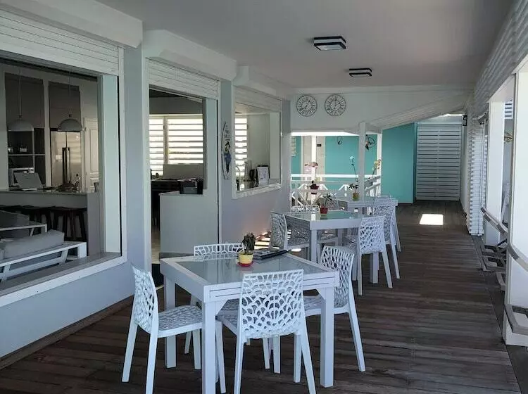 هتل Hôtel La Christophine