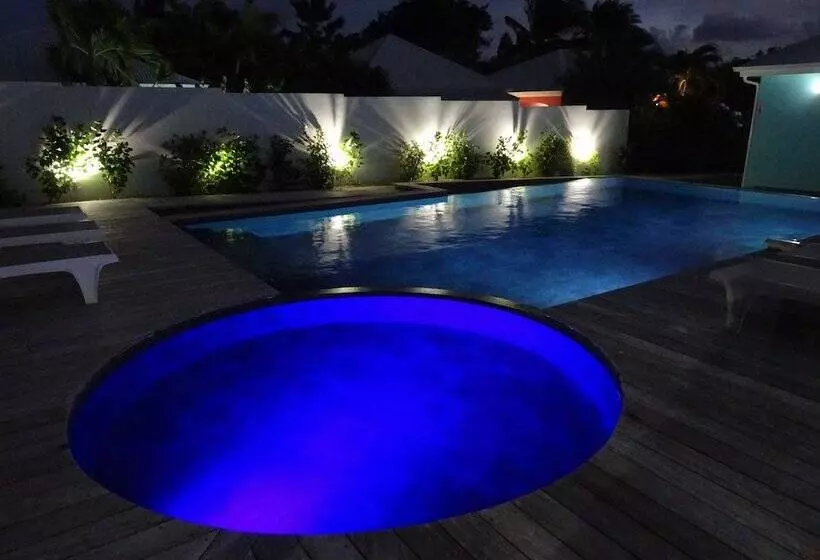 هتل Hôtel La Christophine