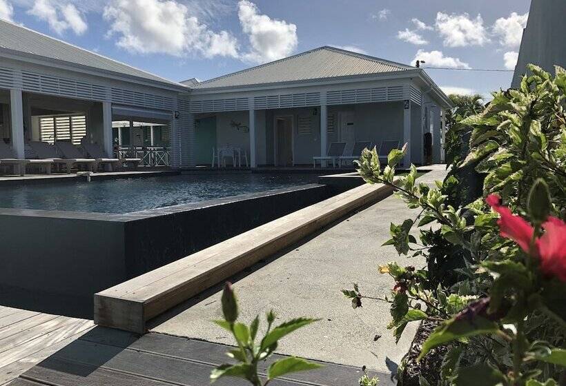 هتل Hôtel La Christophine