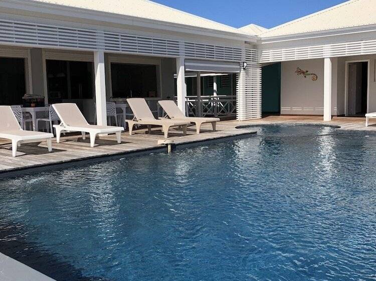 هتل Hôtel La Christophine