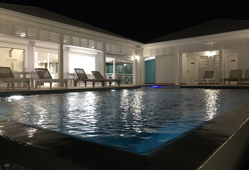 هتل Hôtel La Christophine