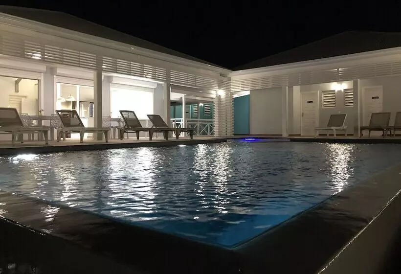 هتل Hôtel La Christophine