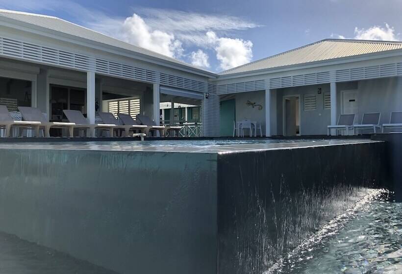 هتل Hôtel La Christophine