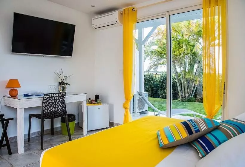 هتل Hôtel La Christophine