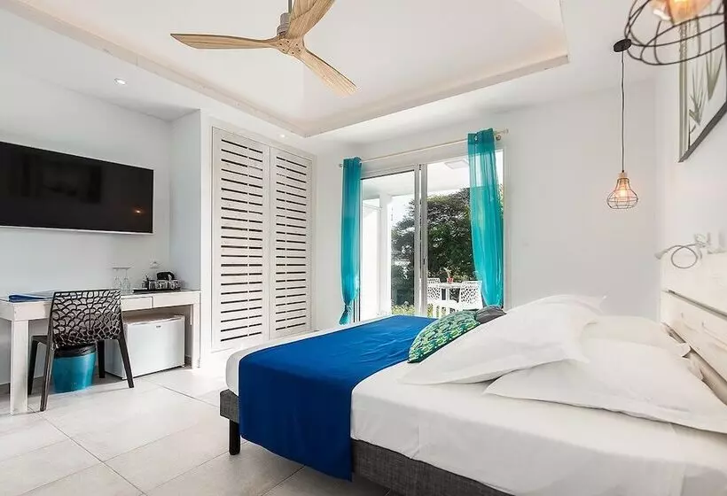 هتل Hôtel La Christophine