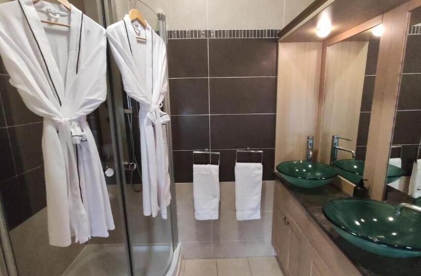 פנסיון Lochwood Guest House