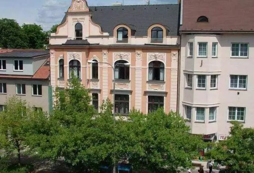 Majatalo Penzion Lara