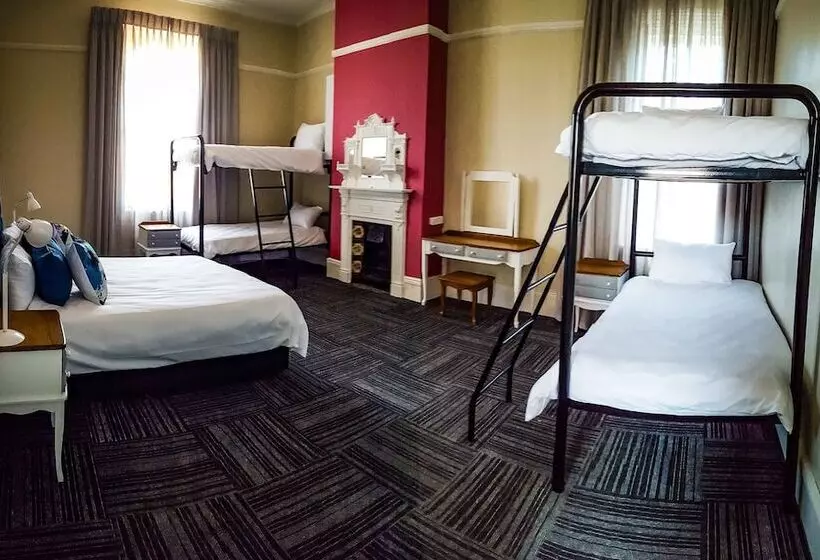 Island Vibe Port Elizabeth   Hostel