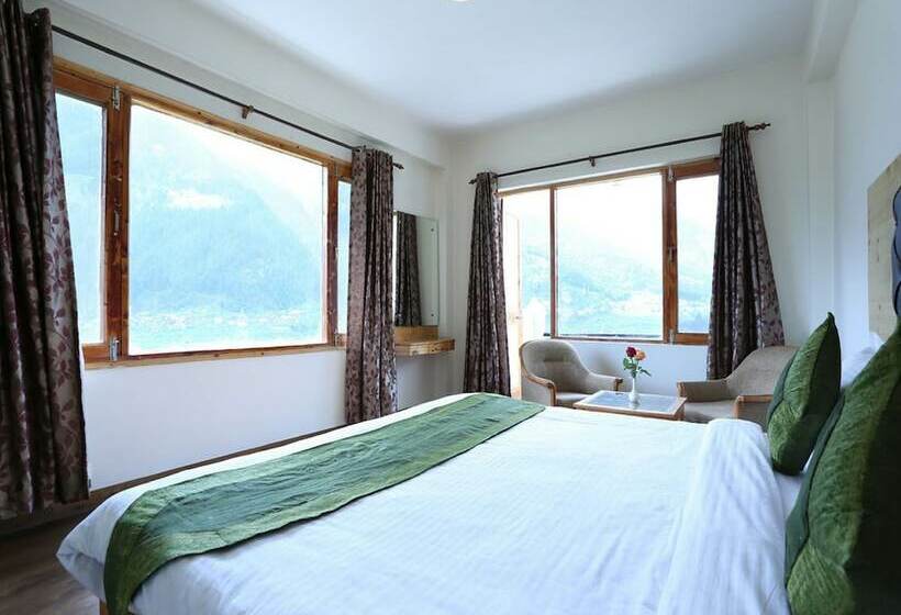 هتل Aash Manali Retreat Spa & Resort