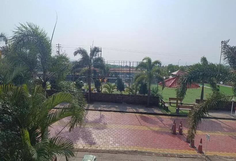 ホテル Mango Valley Resort Ganpatipule