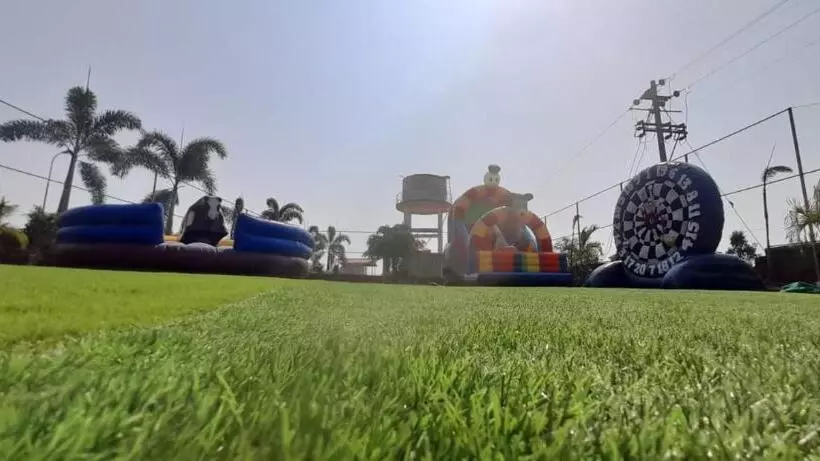 ホテル Mango Valley Resort Ganpatipule