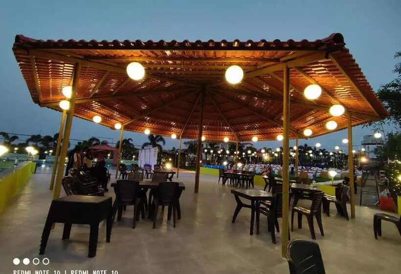 ホテル Mango Valley Resort Ganpatipule