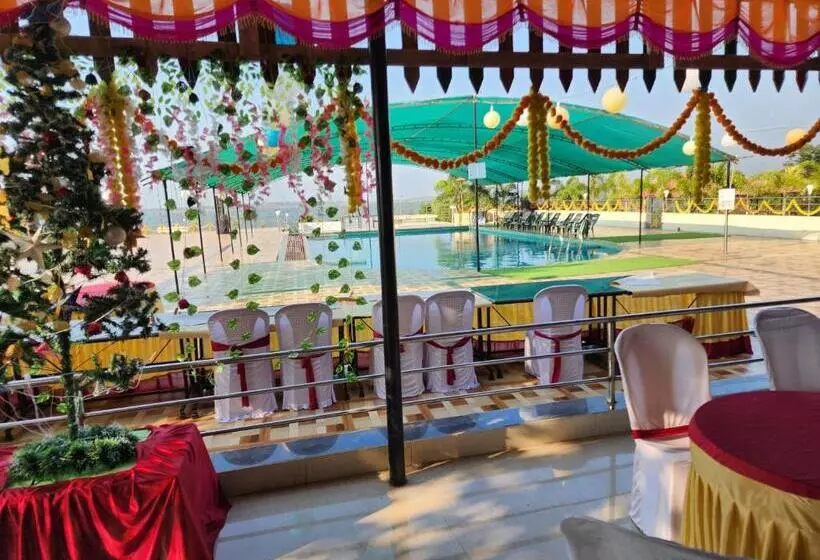 ホテル Mango Valley Resort Ganpatipule