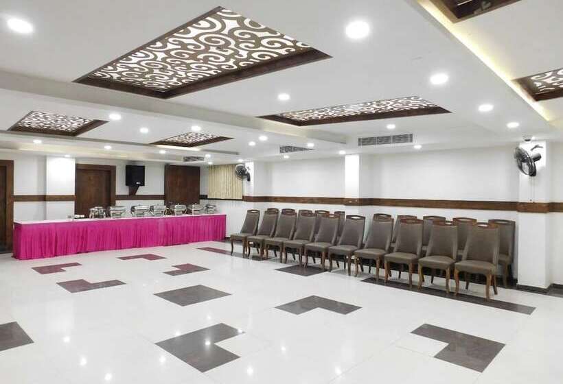 Отель Shiva Club And Resort