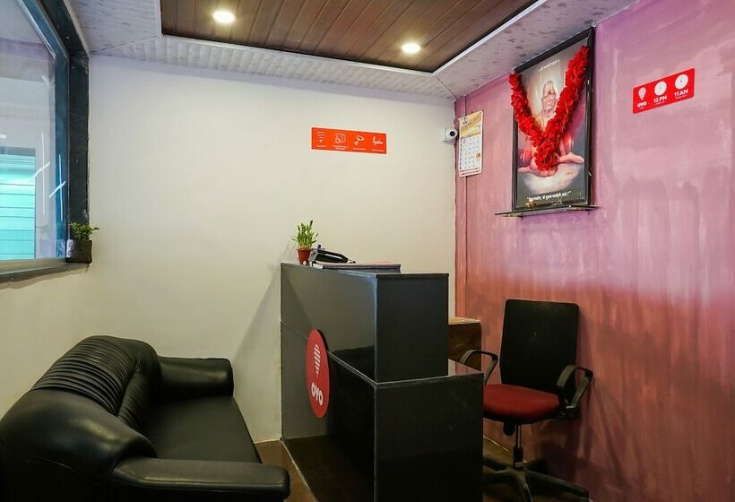 Oyo 18653 Hotel Swami Samarth