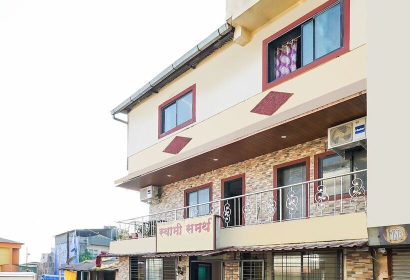 Oyo 18653 Hotel Swami Samarth