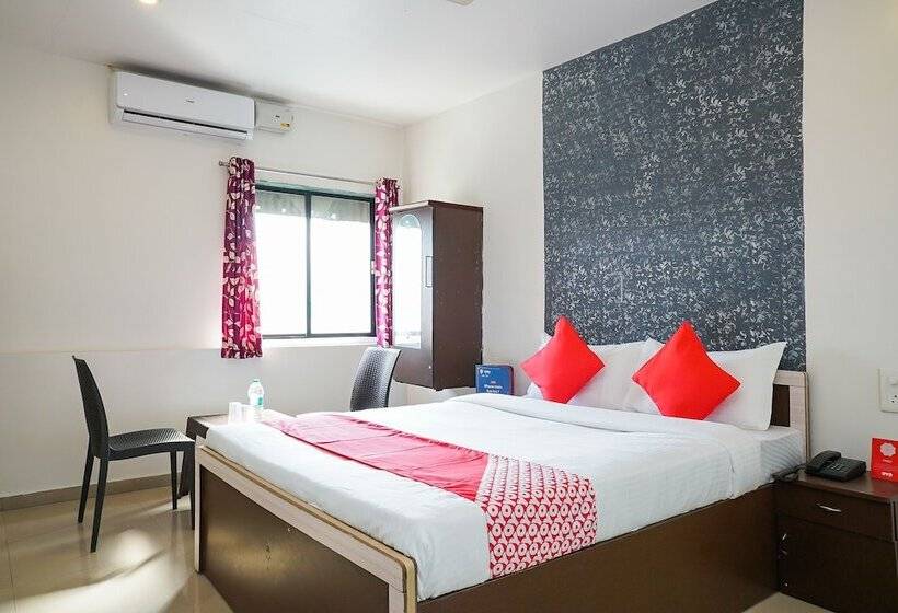 Oyo 18653 Hotel Swami Samarth