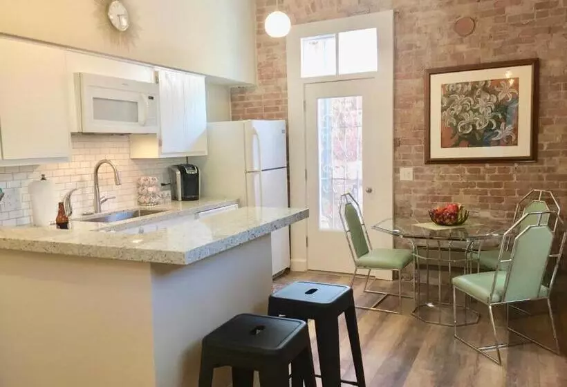 Bisbee Brownstone Suites