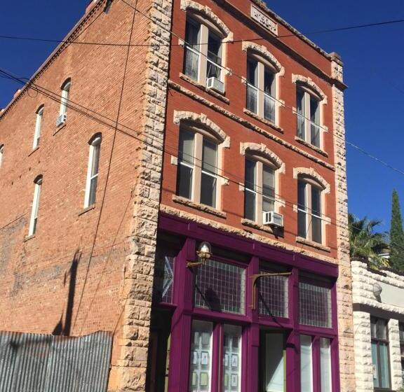 Bisbee Brownstone Suites