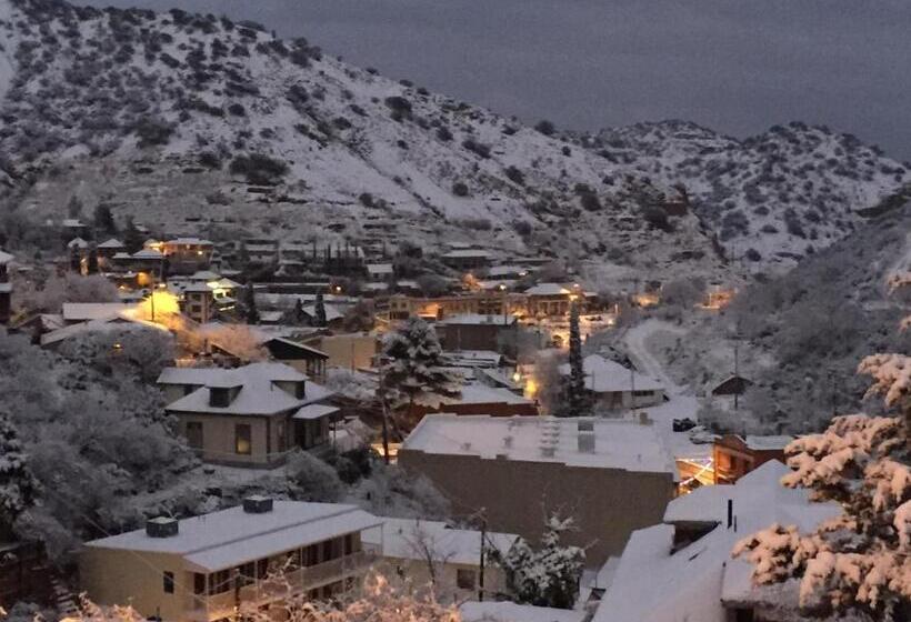 Bisbee Brownstone Suites