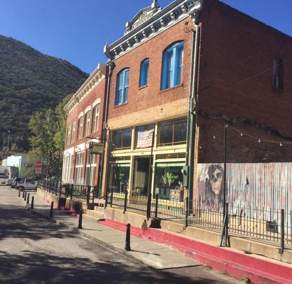 Bisbee Brownstone Suites
