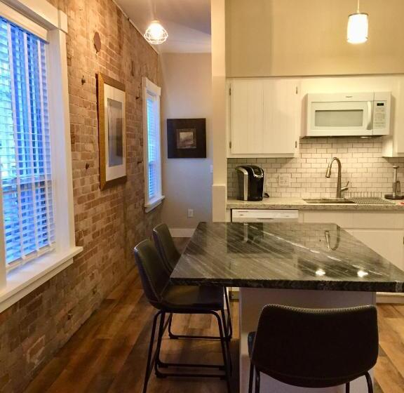 Bisbee Brownstone Suites