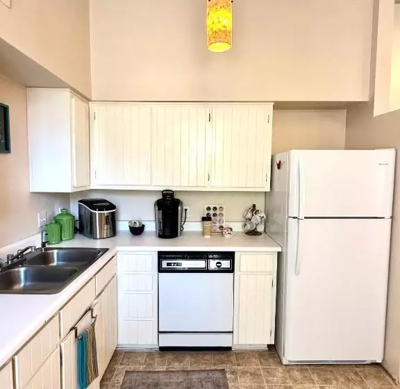 Bisbee Brownstone Suites