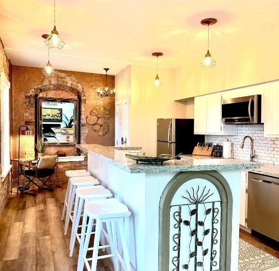 Bisbee Brownstone Suites