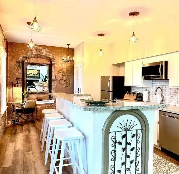 Bisbee Brownstone Suites