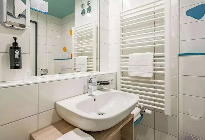 هتل Ramada Encore By Wyndham Munich Messe