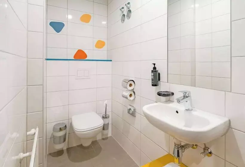 هتل Ramada Encore By Wyndham Munich Messe