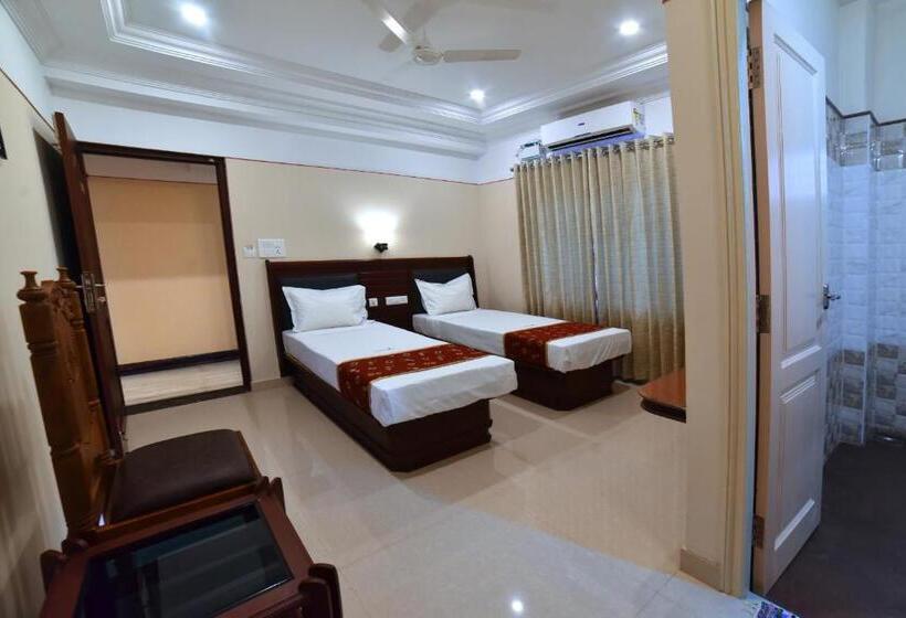 Hotel Vashanth Krishna