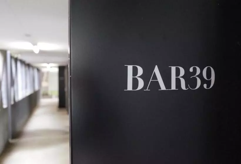 Hotelli Bar 39