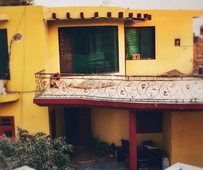 پانسیون Aimys Villa Guest House