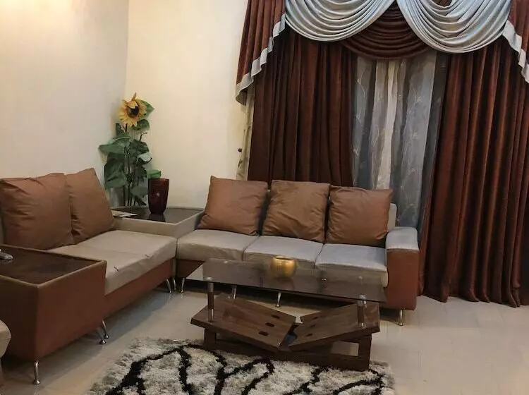 پانسیون Aimys Villa Guest House