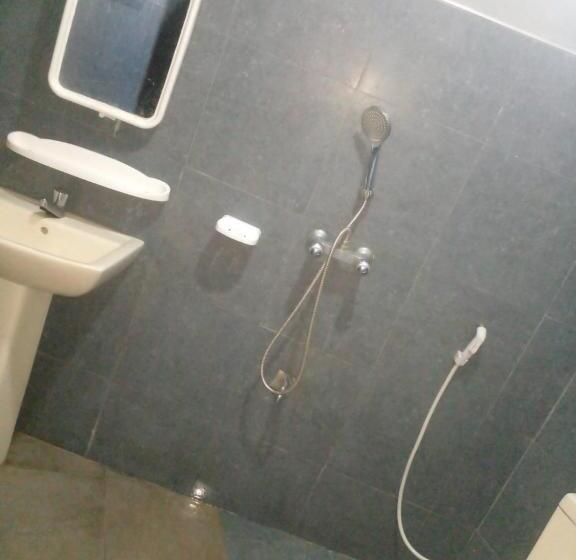 Hospedaria Uptown Ella