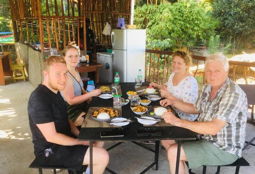 Hospedaria Uptown Ella