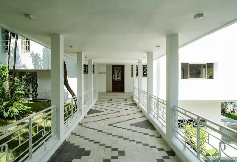 Hotel Lepic Villa